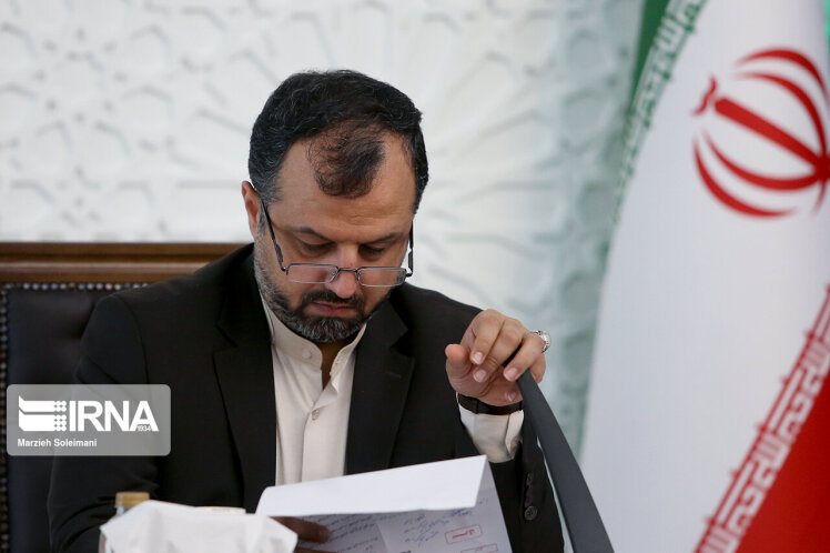 انتقاد و هشدار وزیر اقتصاد درباره عملکرد برخی بانکهای خصوصی