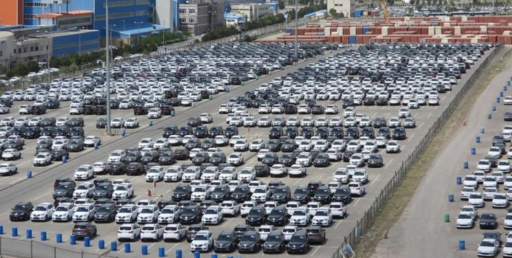 اخطار شورای رقابت به خودروسازان گران‌فروش 